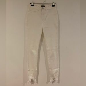 DL1961
CHRISSY ANKLE
Ultra High Rise Instasculpt Skinny